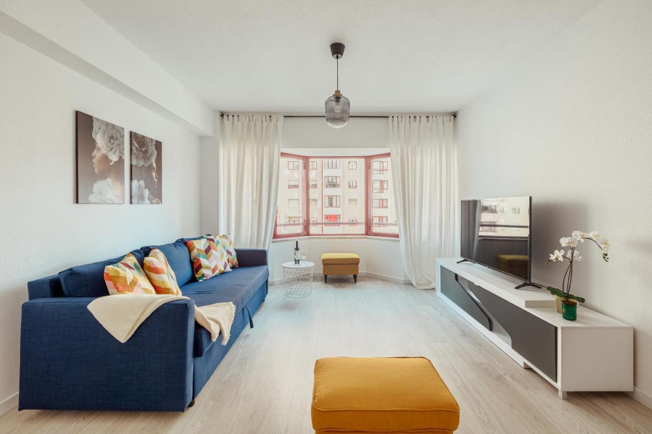 Elegant 3 Bedroom Apt - City Centre - Garage - Metro Lisboa Eksteriør bilde