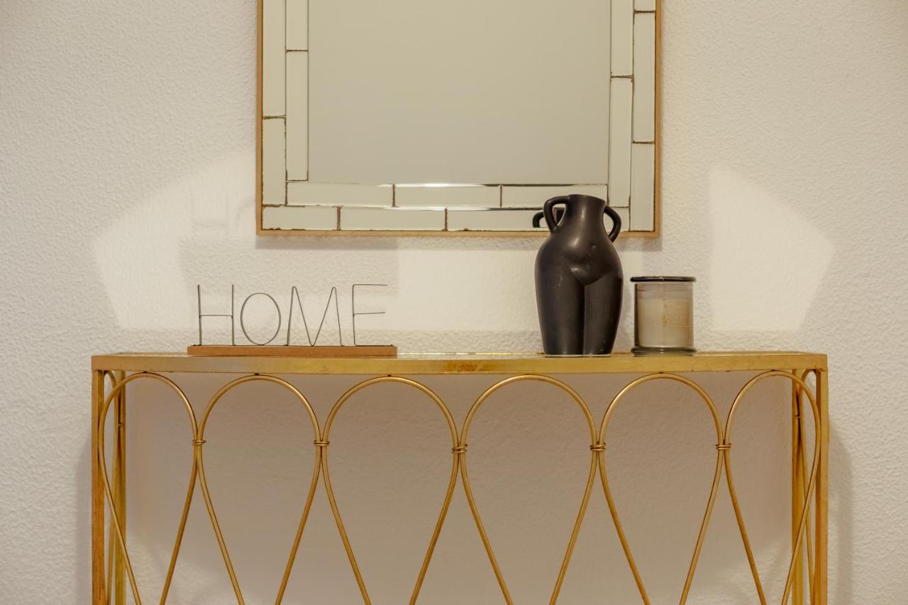 Elegant 3 Bedroom Apt - City Centre - Garage - Metro Lisboa Eksteriør bilde