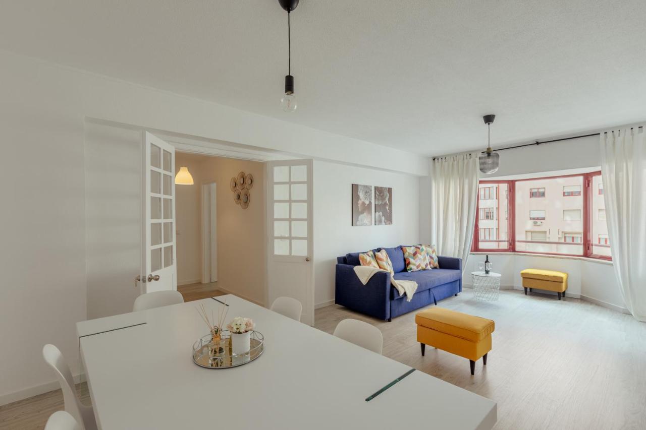 Elegant 3 Bedroom Apt - City Centre - Garage - Metro Lisboa Eksteriør bilde