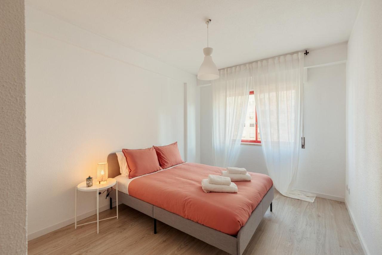 Elegant 3 Bedroom Apt - City Centre - Garage - Metro Lisboa Eksteriør bilde