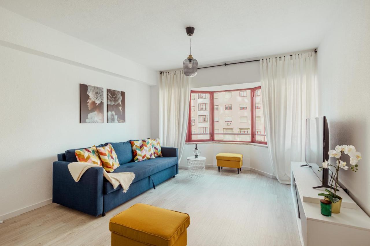 Elegant 3 Bedroom Apt - City Centre - Garage - Metro Lisboa Eksteriør bilde