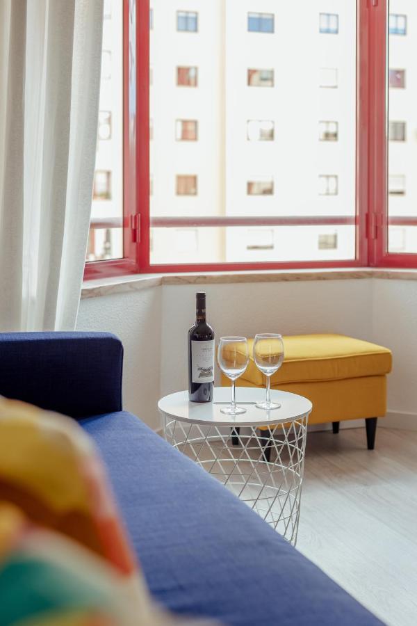 Elegant 3 Bedroom Apt - City Centre - Garage - Metro Lisboa Eksteriør bilde