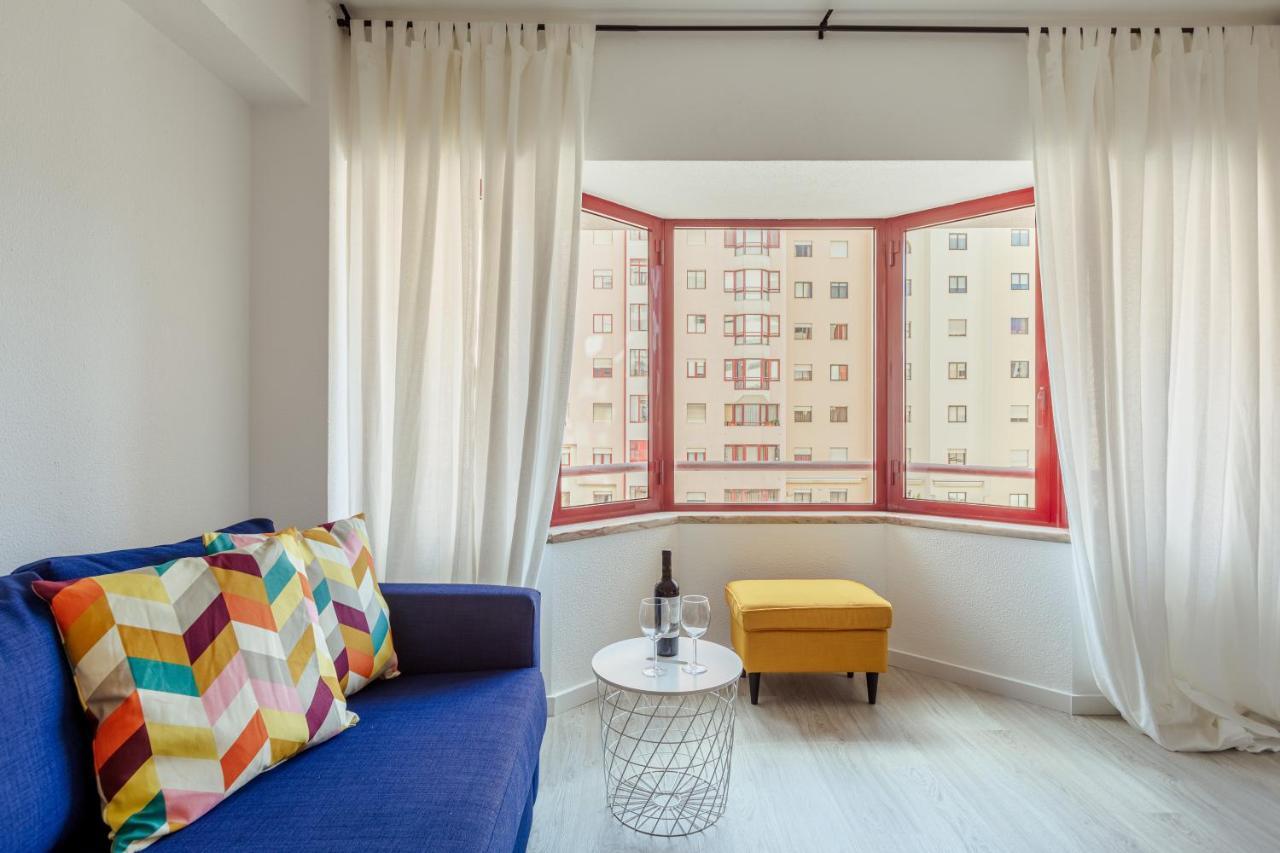 Elegant 3 Bedroom Apt - City Centre - Garage - Metro Lisboa Eksteriør bilde