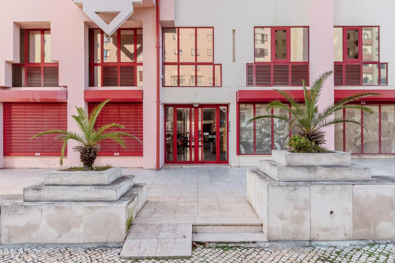 Elegant 3 Bedroom Apt - City Centre - Garage - Metro Lisboa Eksteriør bilde