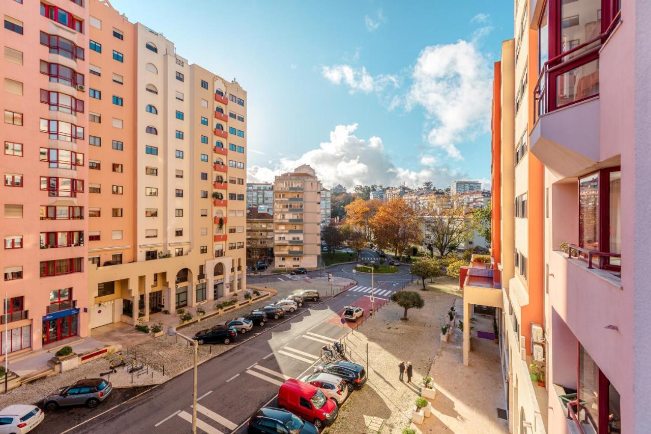 Elegant 3 Bedroom Apt - City Centre - Garage - Metro Lisboa Eksteriør bilde