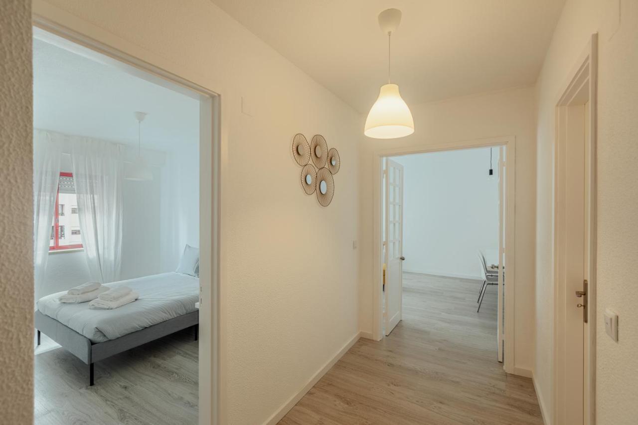 Elegant 3 Bedroom Apt - City Centre - Garage - Metro Lisboa Eksteriør bilde