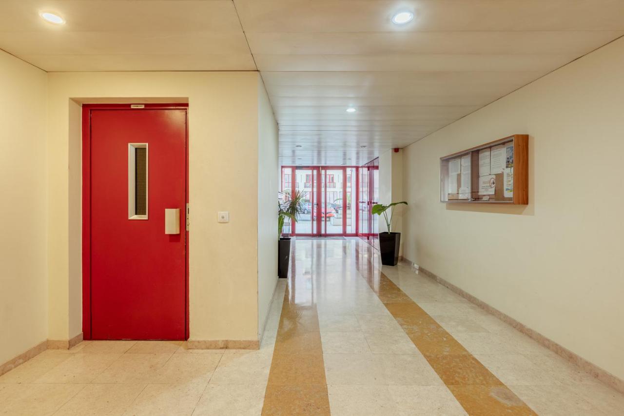 Elegant 3 Bedroom Apt - City Centre - Garage - Metro Lisboa Eksteriør bilde